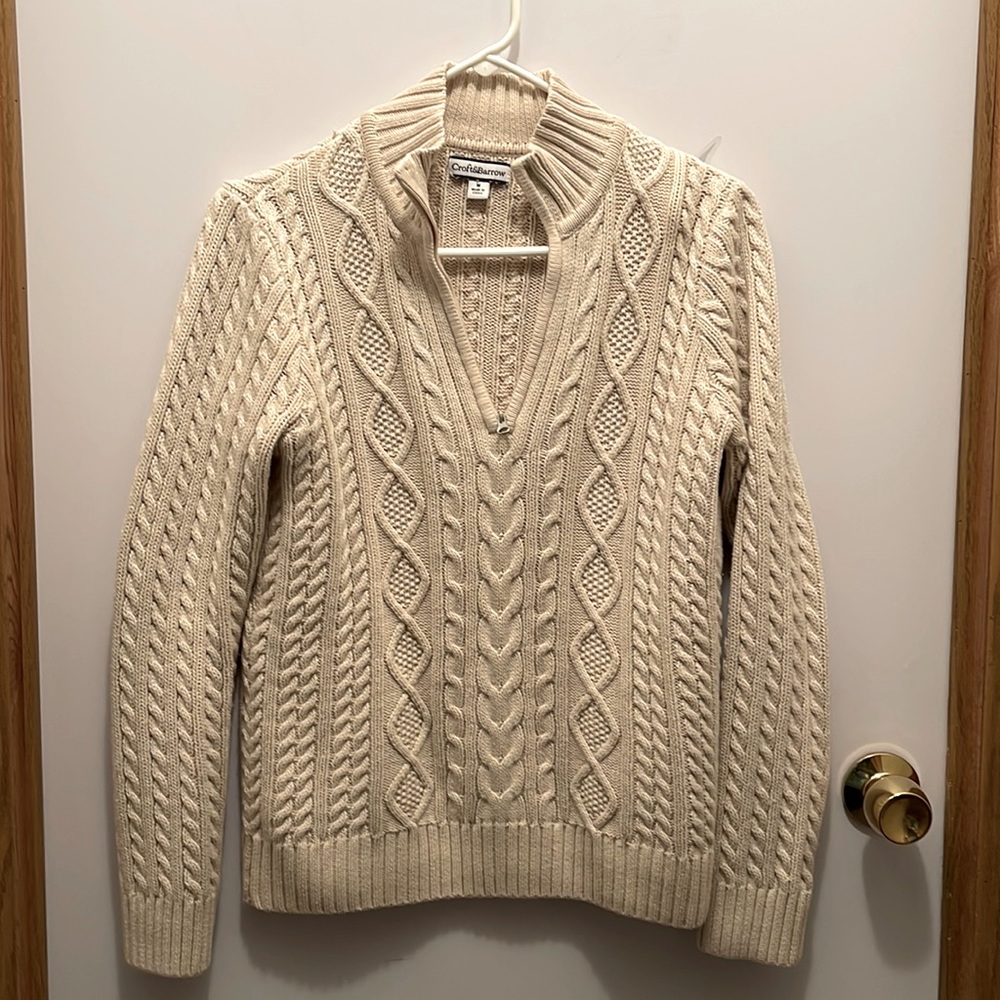 Off white beautiful sweater with 3/4 zipper